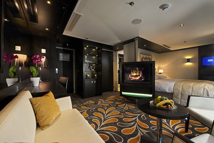 Accommodation on Avalon Expression
